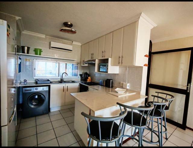 2 BEDROOM APARTMENT FOR SALE IN UMHLANGA CENTRAL